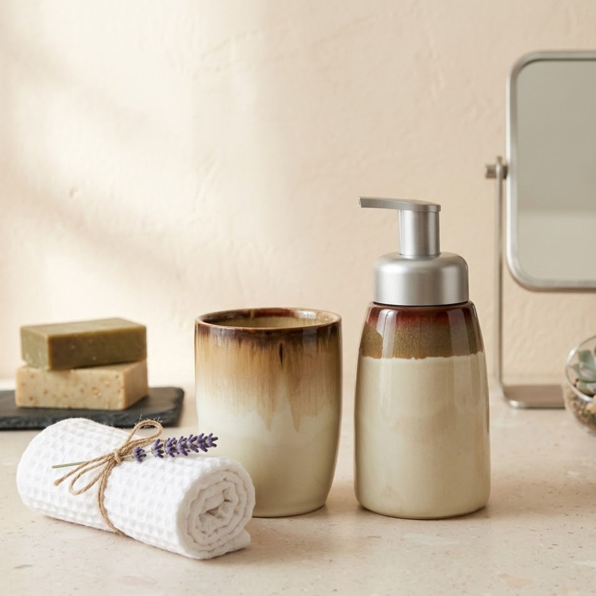 SET 2 ACCESORIOS DE BAÑO DISPENSADOR DE JABON Y VASO CERAMICA MINIMAL - 1