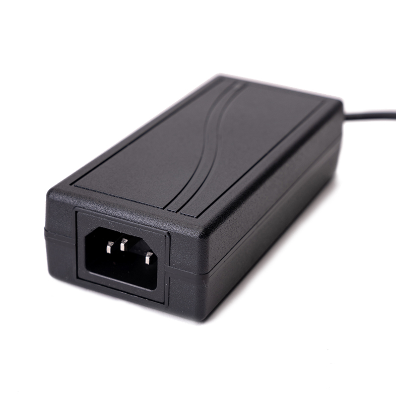ADAPTADOR DE CORRIENTE CHINITOWN NEGRO - 2