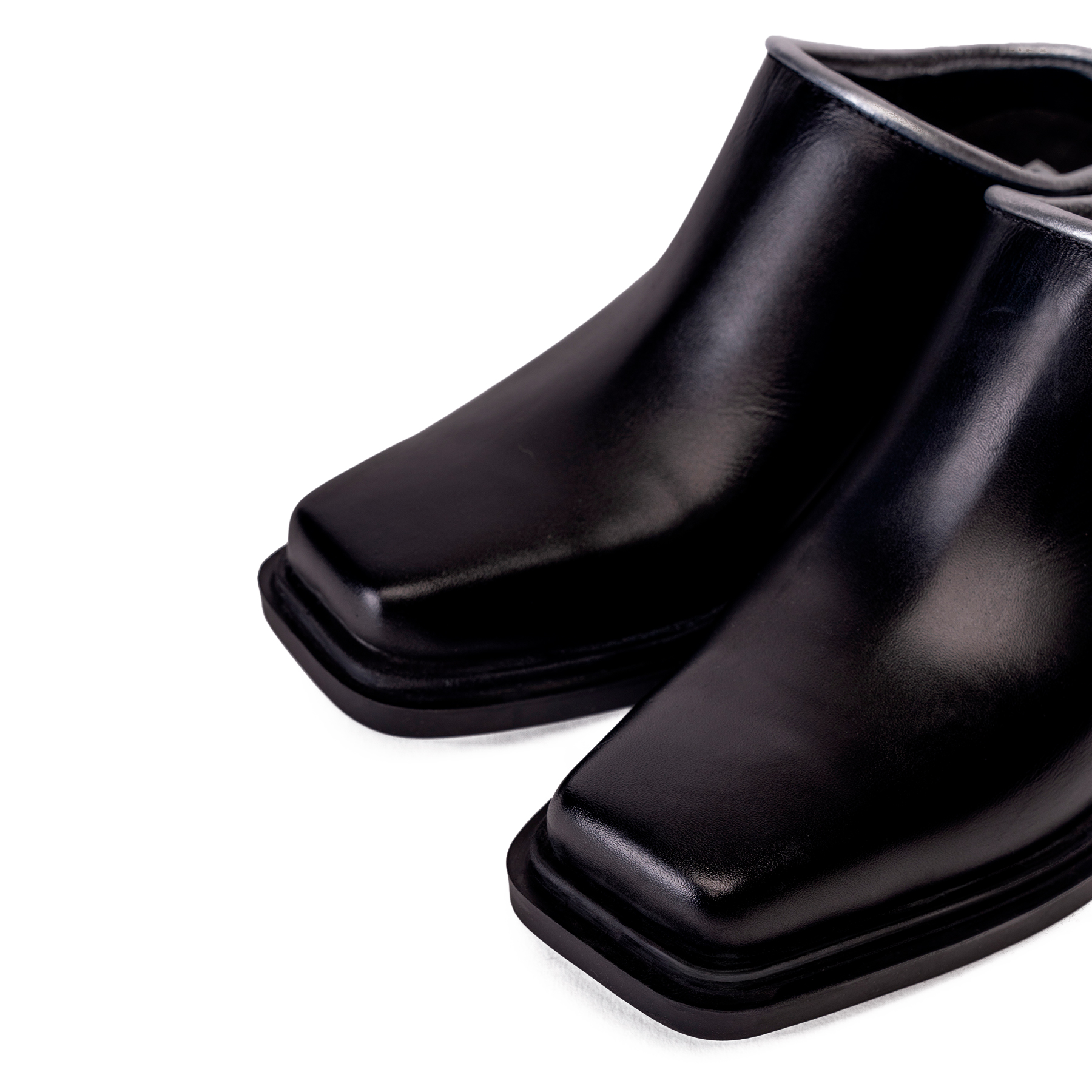 ZAPATO CUERO MULE BRUMA NEGRO LANDAZURI - 4