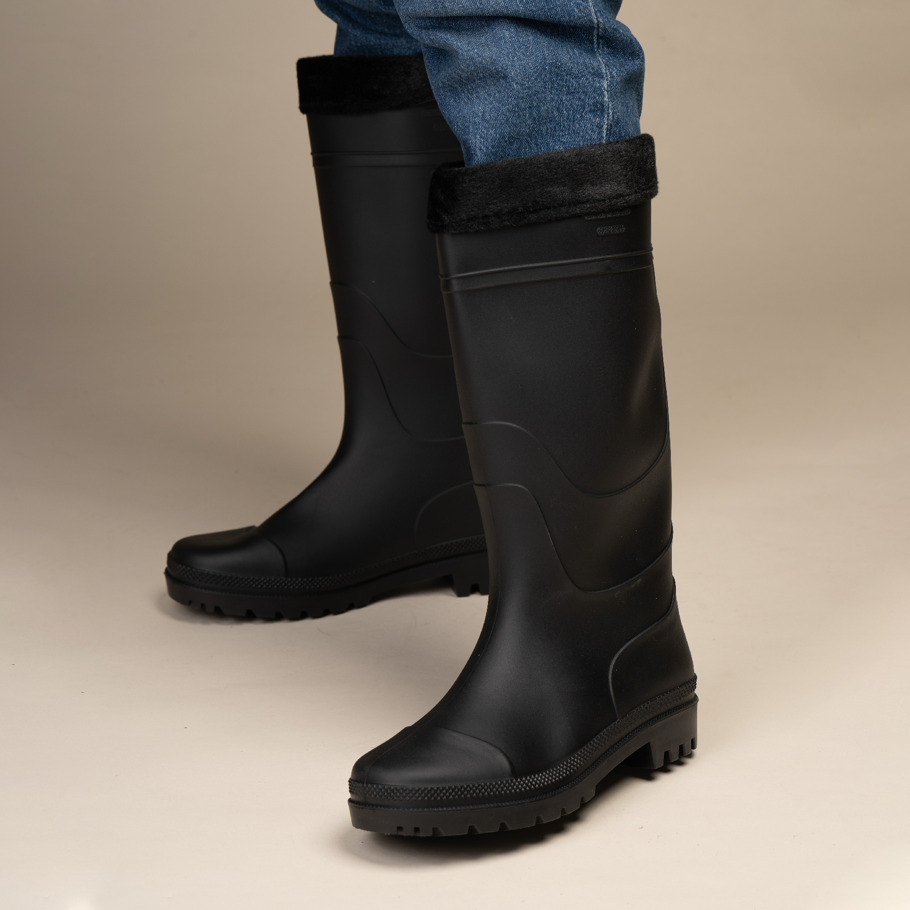 BOTA CASUAL HOMBRE AMIRO NEGRO CHINITOWN - 5