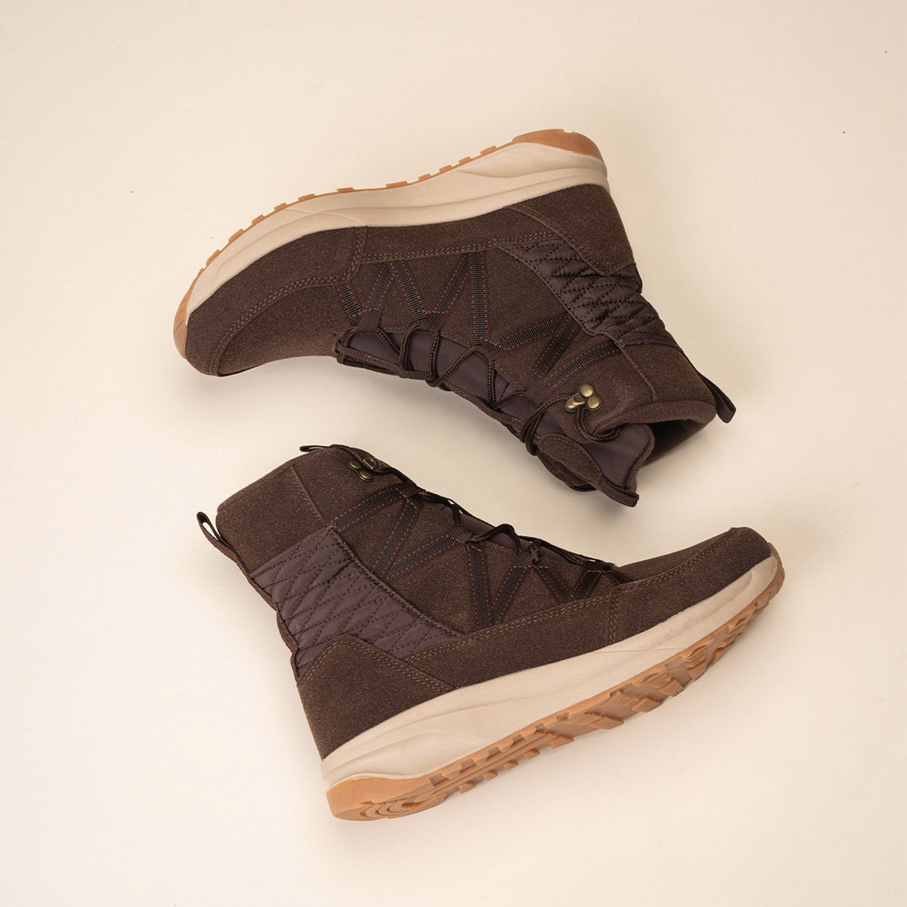 BOTA OUTDOOR MUJER SASKIA CAFE OSCURO CHINITOWN - 4