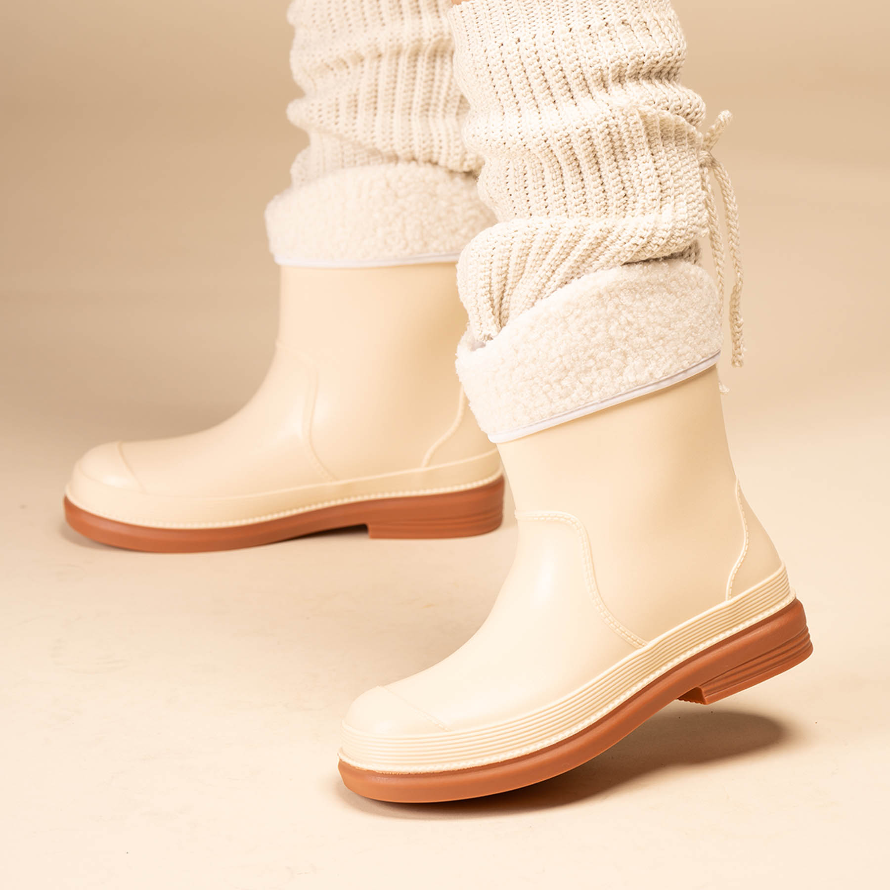 Ripley - BOTA CASUAL MUJER BLANCO BEIGE CHINITOWN