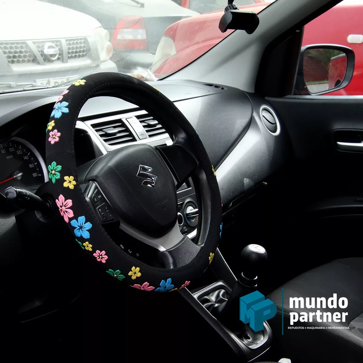 CUBRE VOLANTE NEGRO C/FLORES - 3