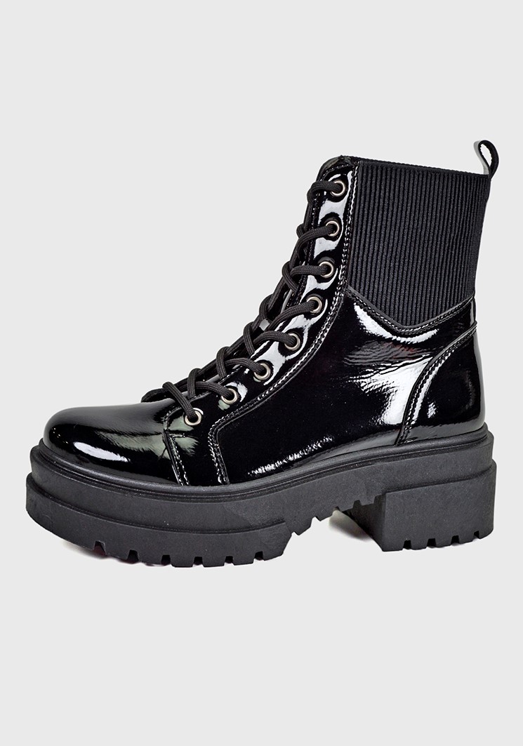 Botines Buffalo Scarlet Para Mujer - Suela Gruesa Con Diseño Flare, Napa Vegana, Color Negro