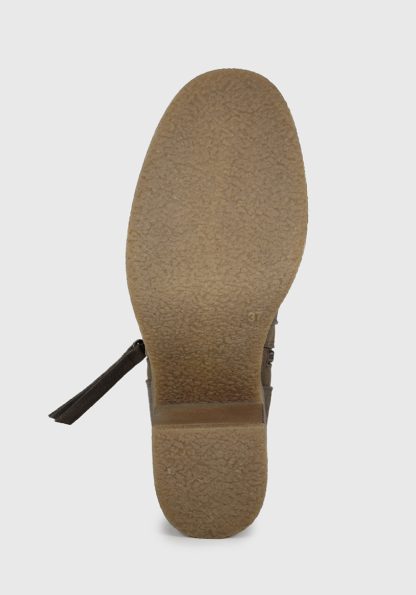 BOTÍN CUERO TAUPE MANIER CASUAL - 6