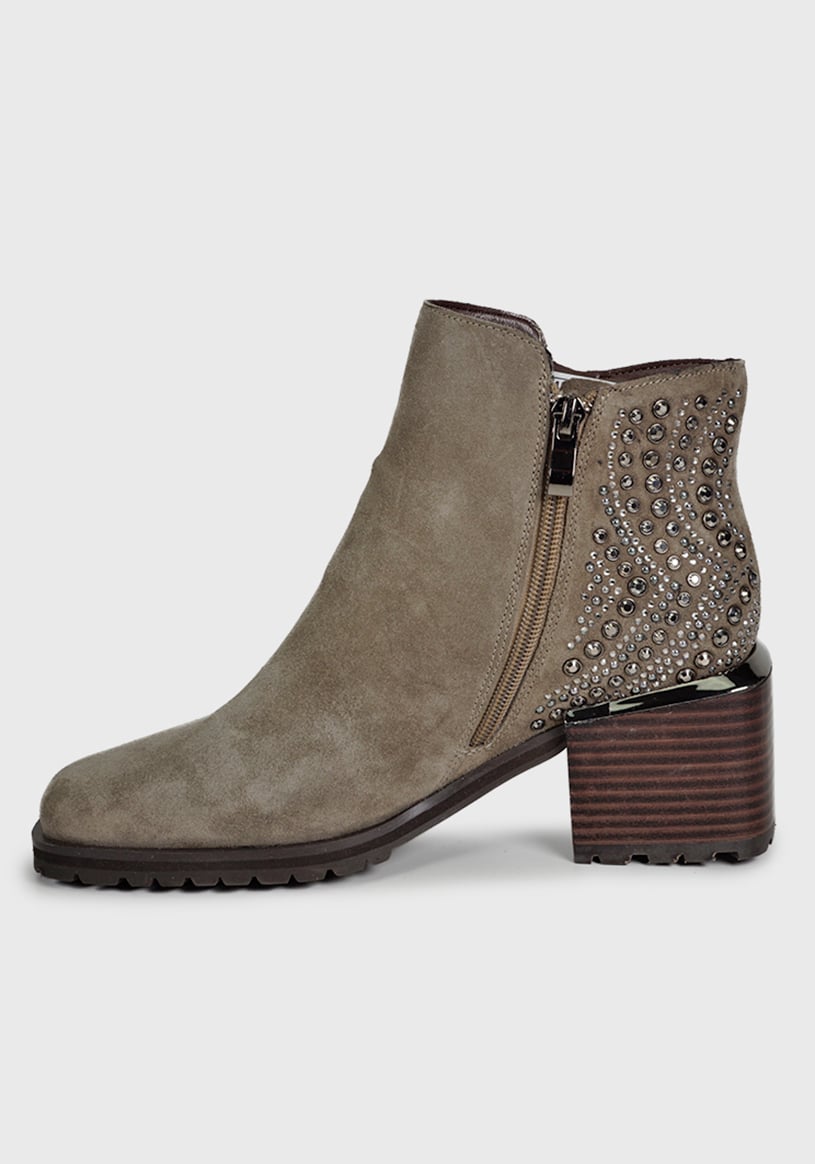 BOTÍN CUERO TAUPE PLUNIE CON PEDRERIA BRILLANTE CASUAL - 5