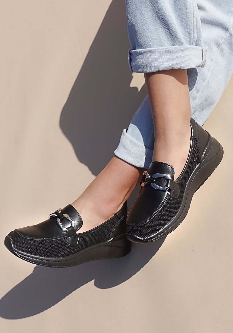 MOCASIN CUERO ZULLYS NEGRO - 1