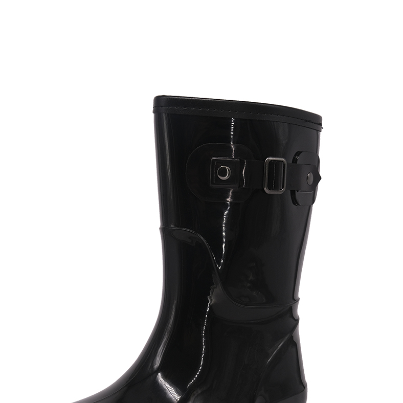 BOTA DE AGUA CON POLAR CRESSIDA NEGRO ALQUIMIA - 4