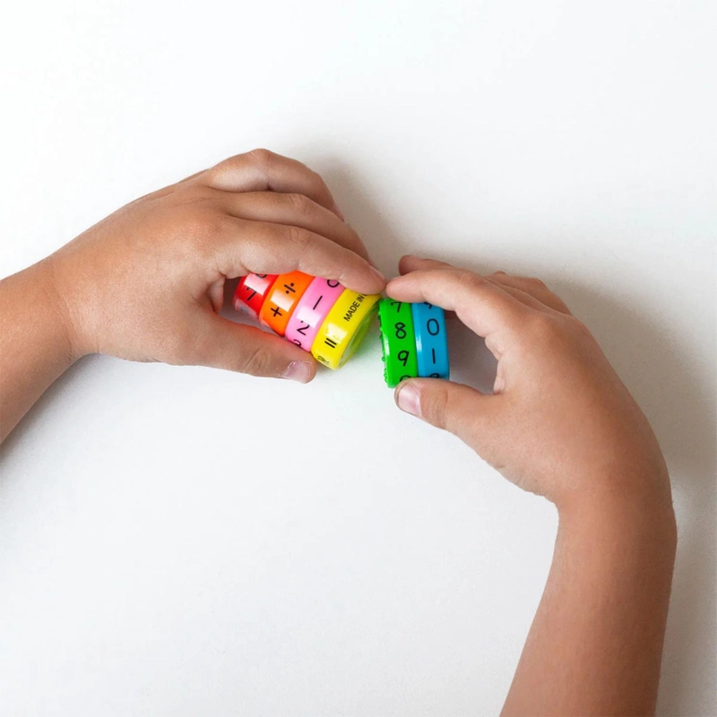 JUGUETE BRAINTOYS MULTICOLOR MAGNEMATH JUEGO COMBINACIONES NUMÉRICAS - 5