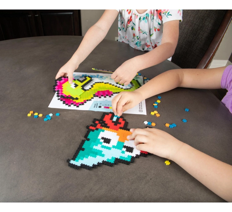 PUZZLE FATBRAIN TOYS MULTICOLOR JIXELZ 700 PC SET AMIGOS DEL MAR - 7