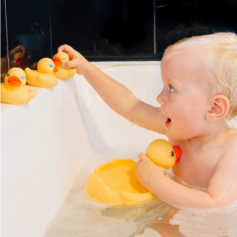 SET JUEGO DE BAÑO FAMILIA DE PATITOS PLAYGRO - 4