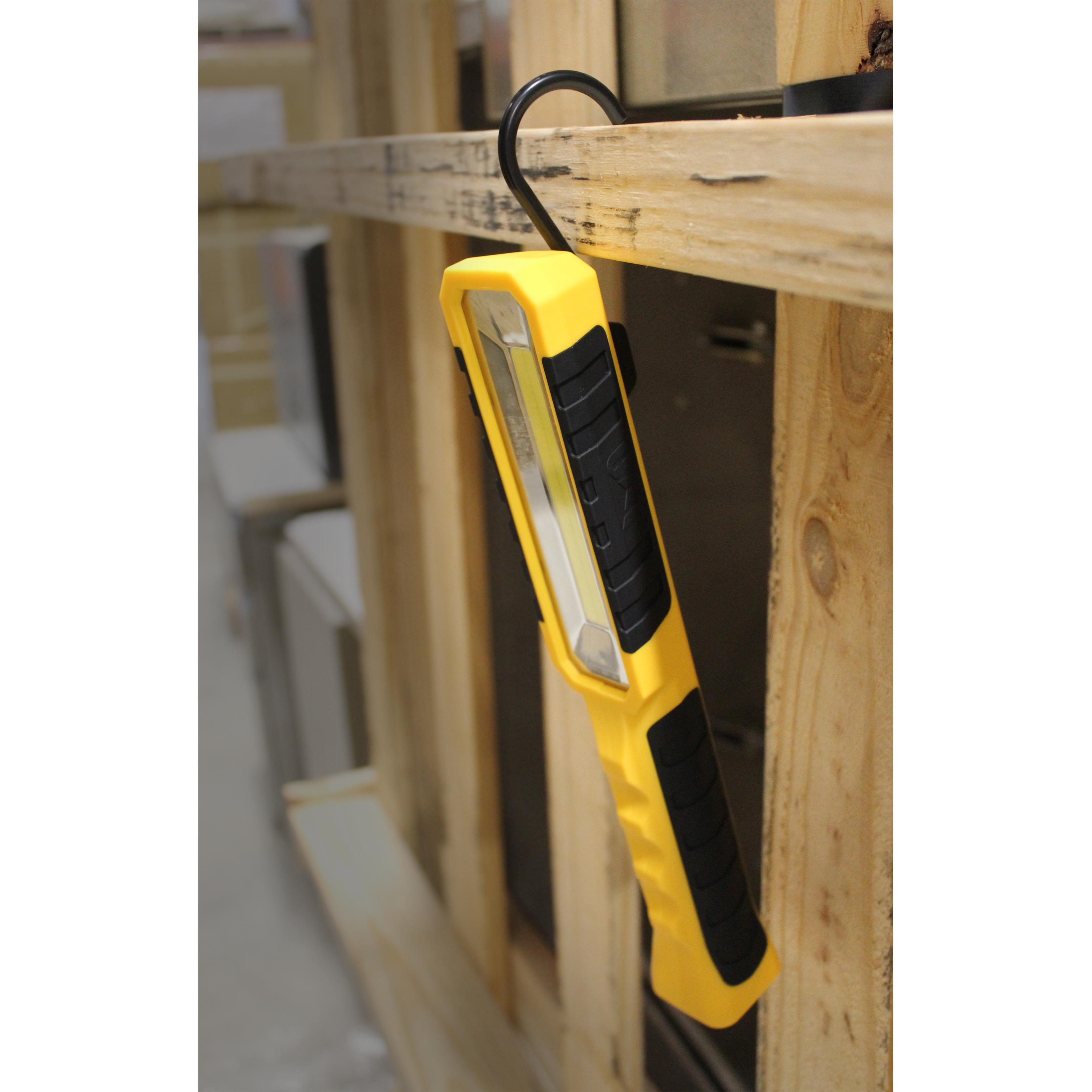 LINTERNA LED CAT CT3615 COB RECARGABLE LUMENES 600 - 3