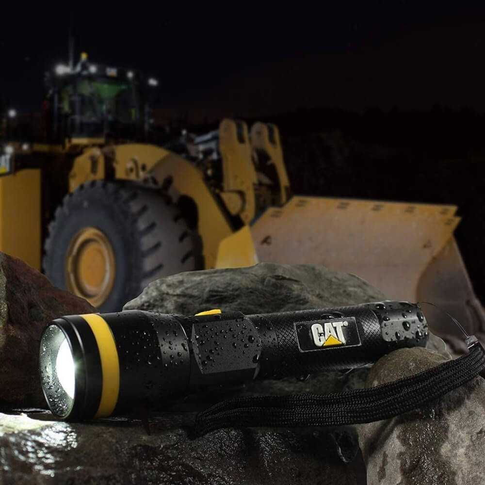 LINTERNA LED CAT CT2500 TACTICA ENFOQUE REGULABLE LUMENES 300 - 3