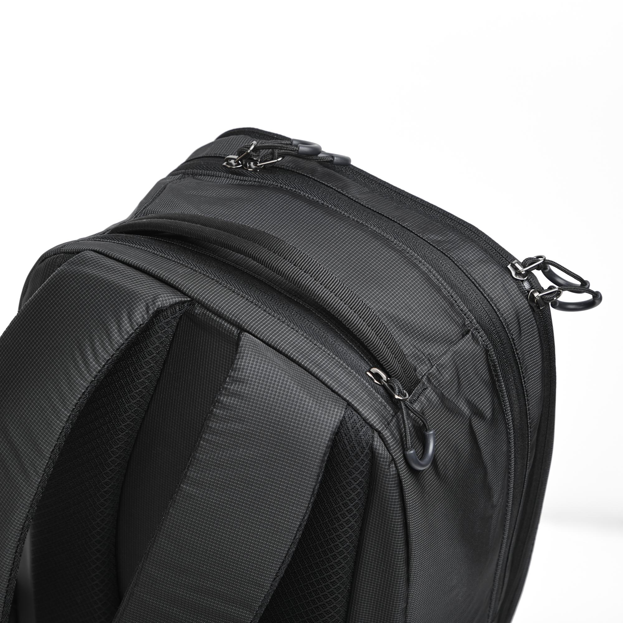 MOCHILA BOOKPACK PATRAI 22 LITROS NEGRO DOITE - 7