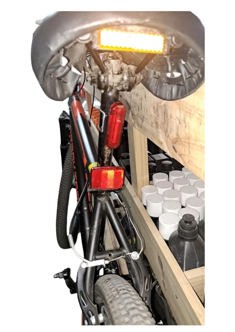 LUZ LED RECARGABLE USB DE BICICLETA TRASERA - 4