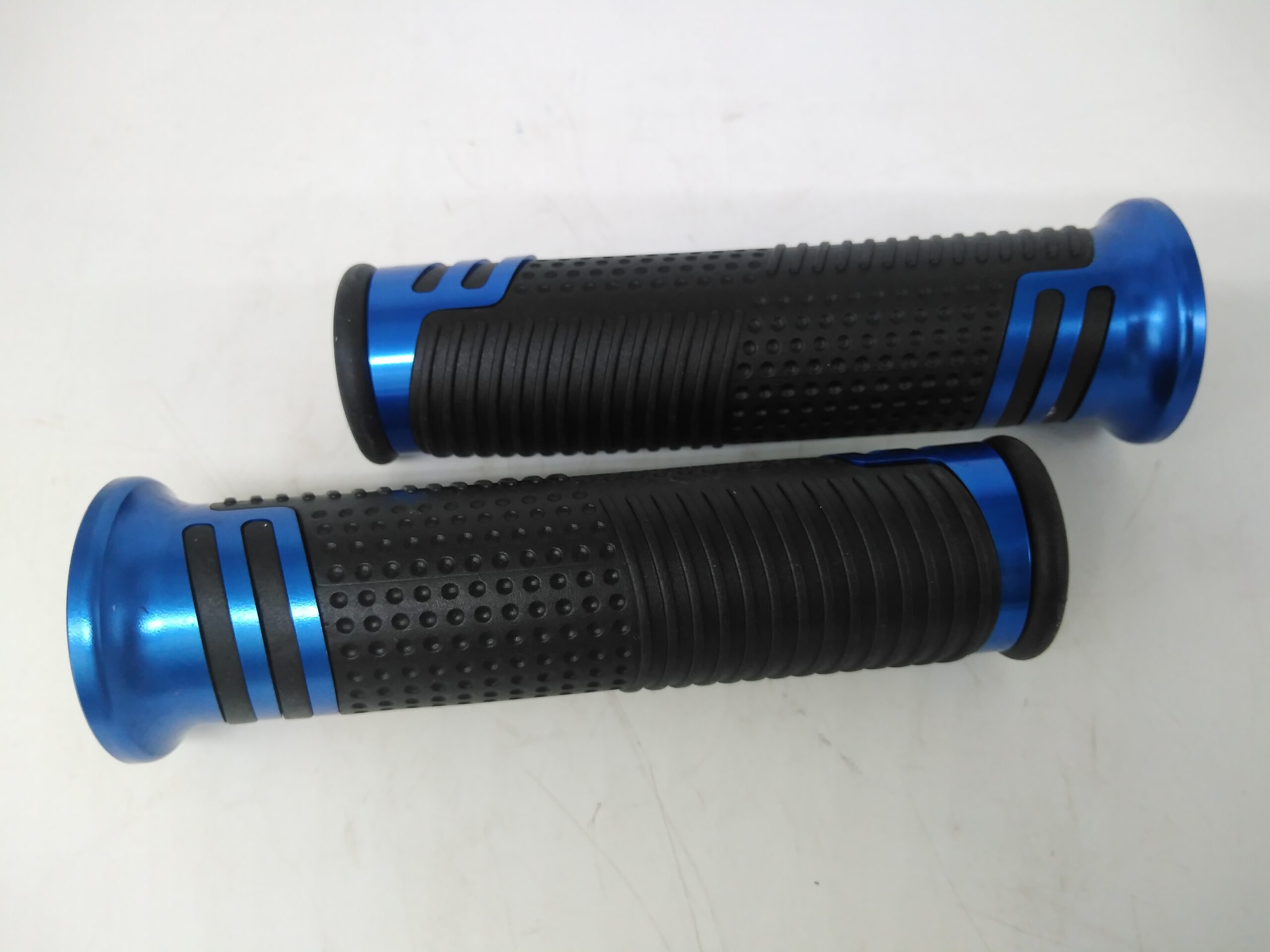 PUÑO NEGRO & AZUL PARA MOTO - 1