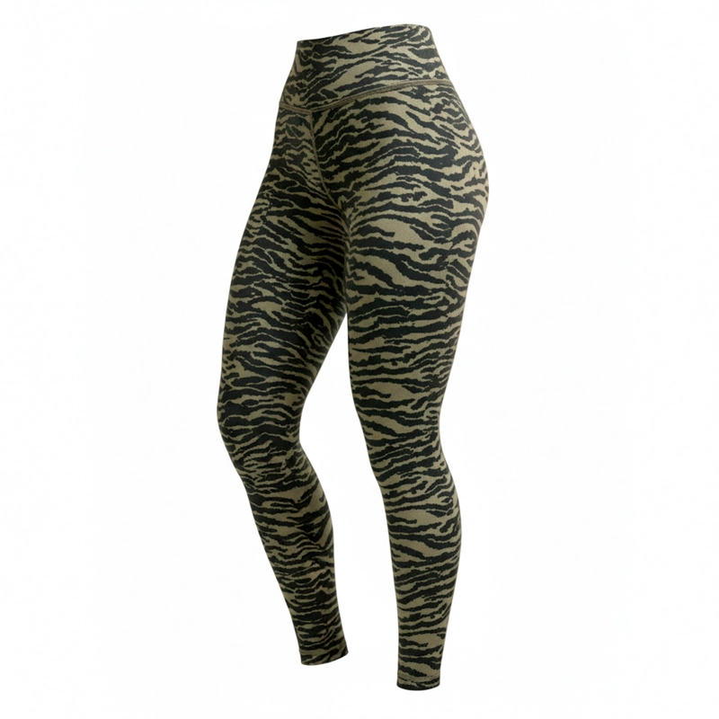 CALZA DEPORTIVA LARGA ESTAMPADA QUEENIEKE MUJER - 2