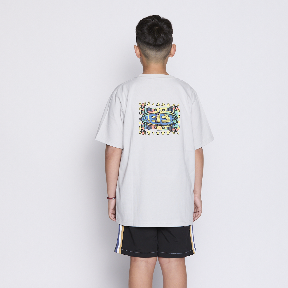 POLERA REEF KIDS LIGHT GREY LOGO BACK - 3