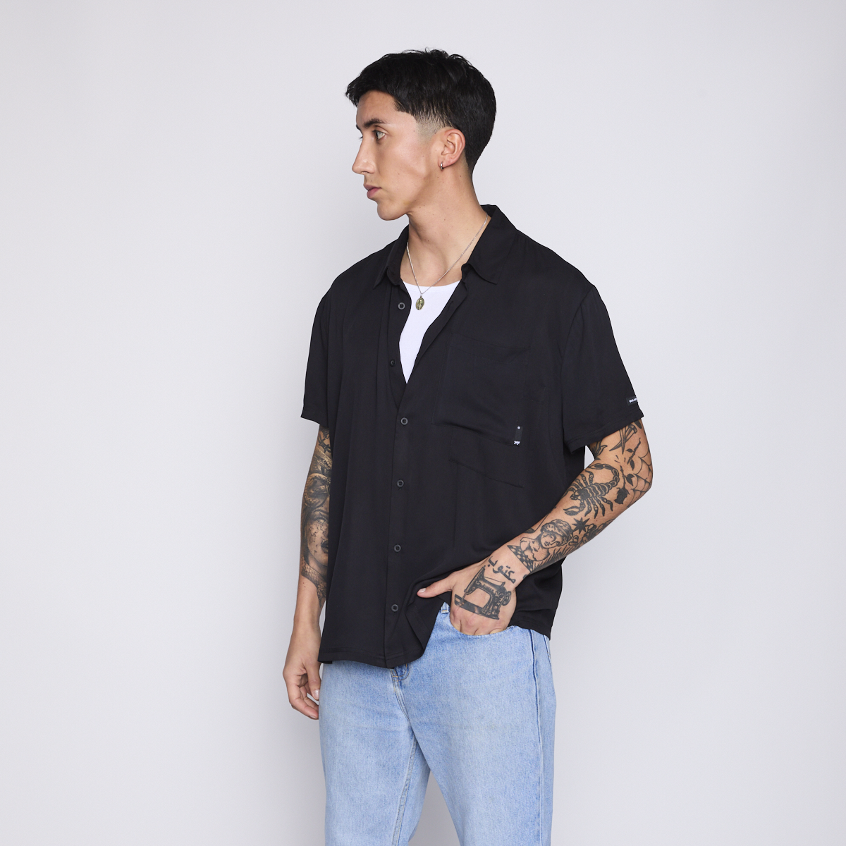 CAMISA WHATUP MEN ALL BLACK - 3