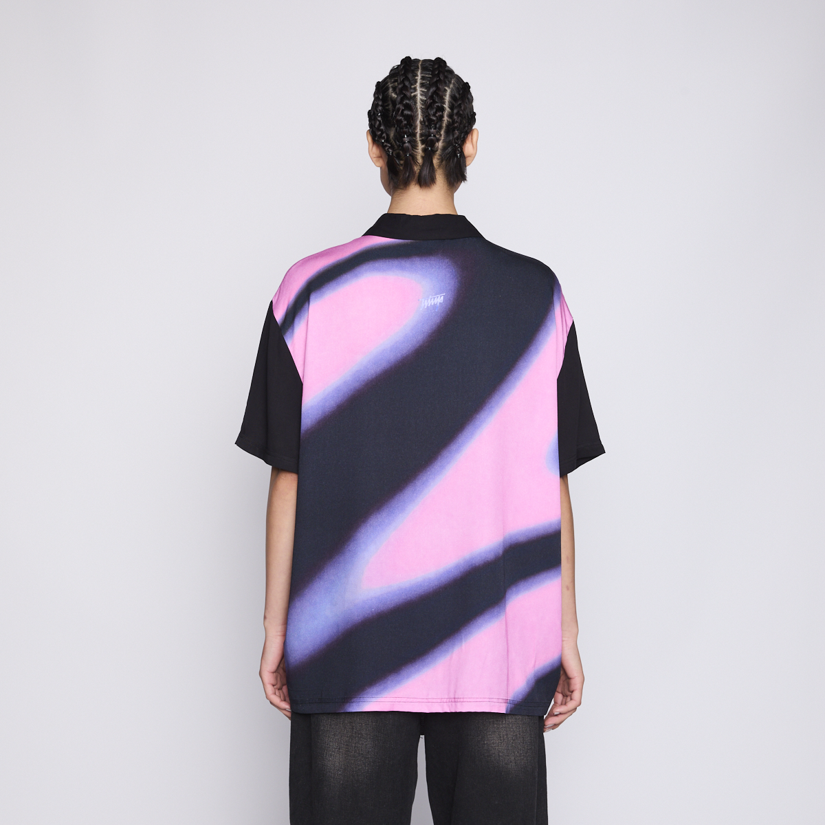 CAMISA WHATUP MEN LIQUID BLACK PINK - 2