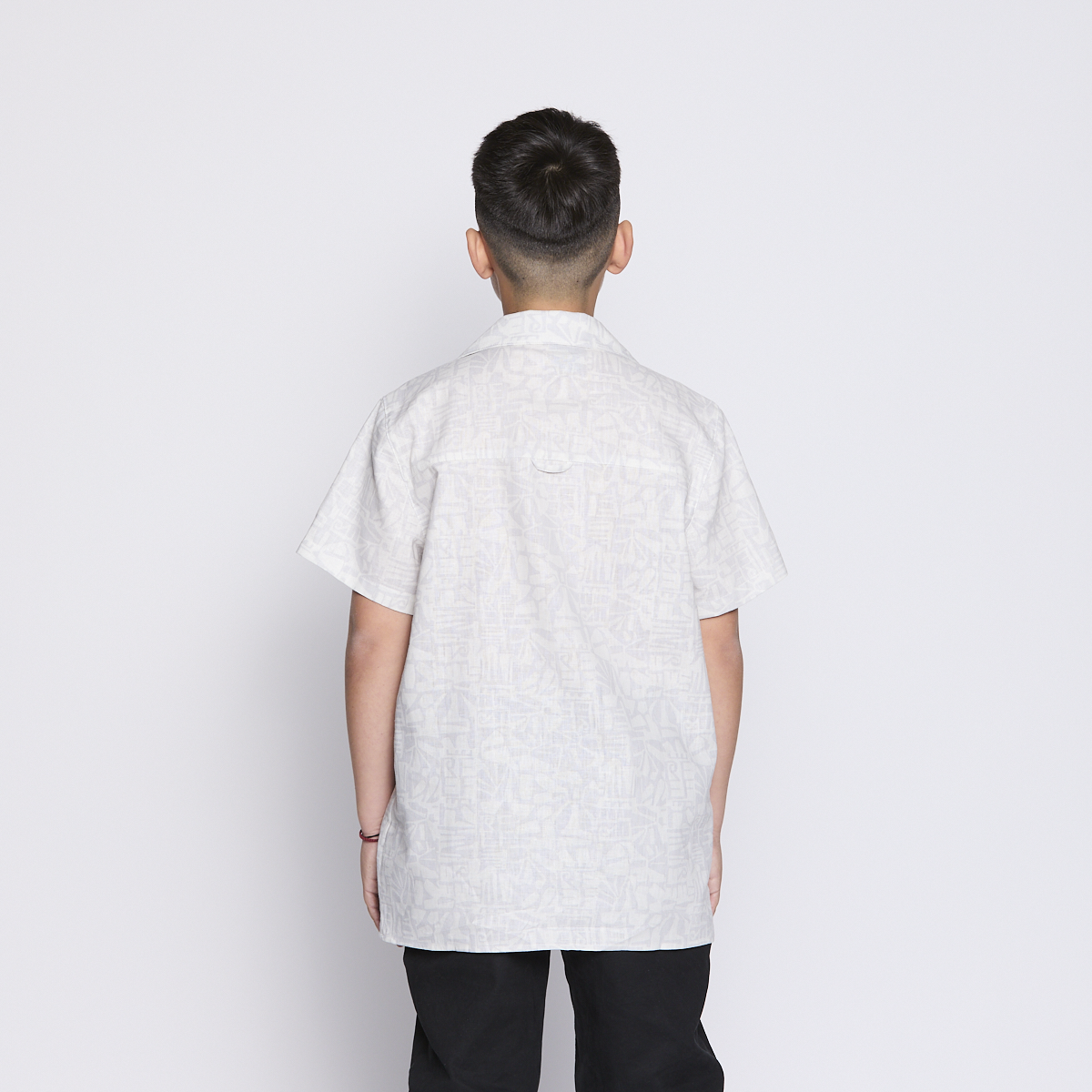 CAMISA REEF KIDS GRIS DISEÑOS GRIS OSCURO - 3