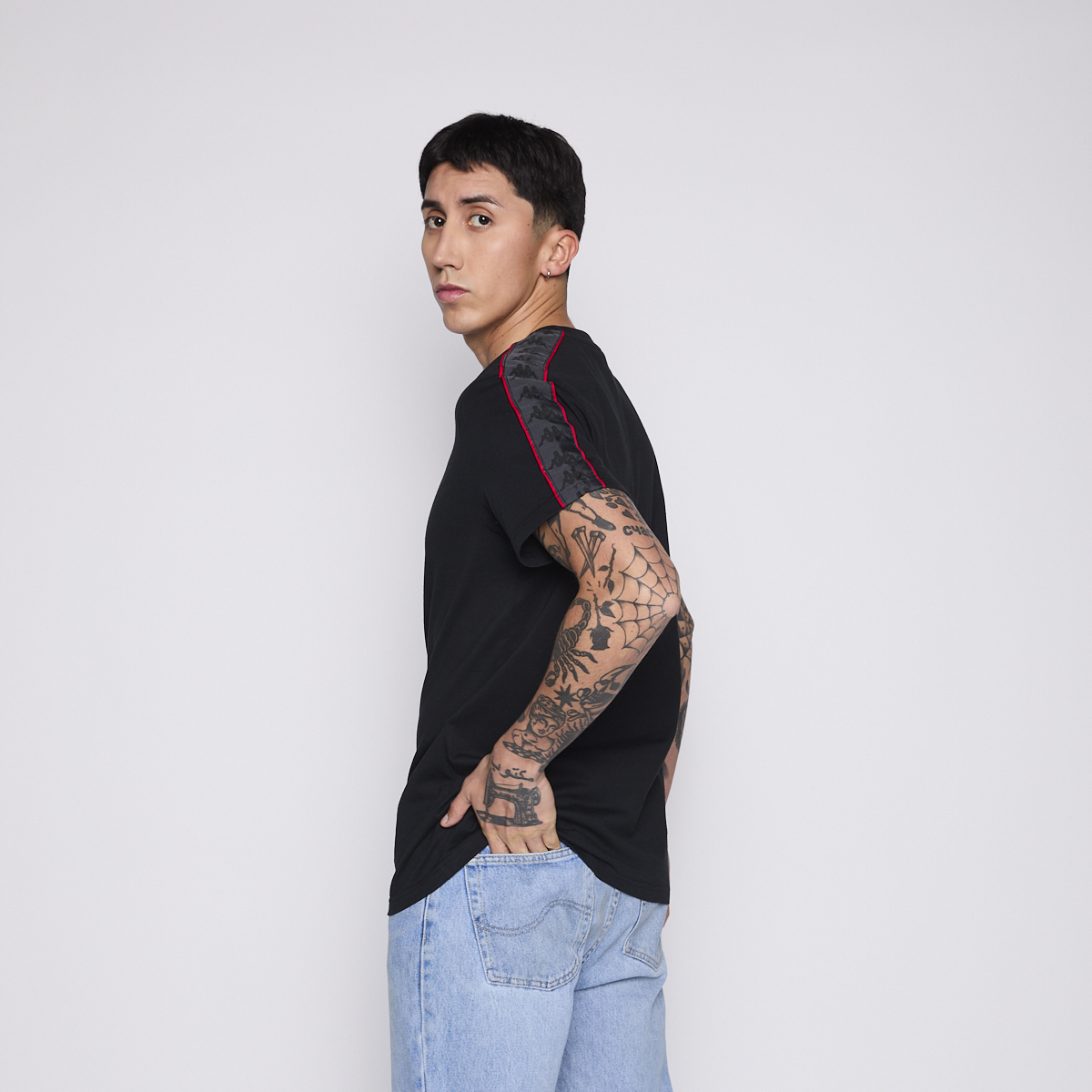 POLERA KAPPA MEN BANDA BLACK LOGO BLACK RED - 4