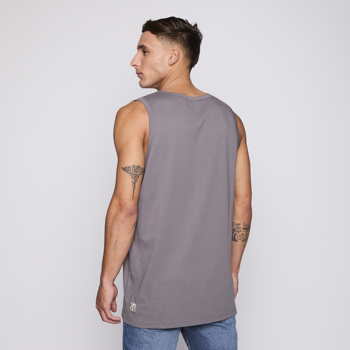 POLERA TANK REEF MEN DARK GREY - 2