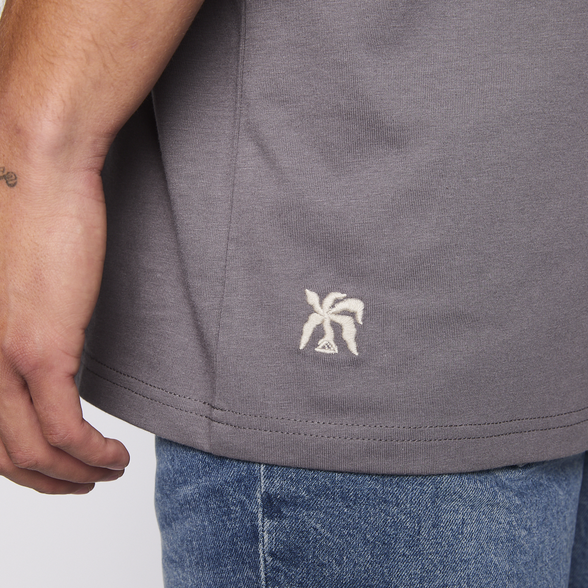 POLERA TANK REEF MEN DARK GREY - 5
