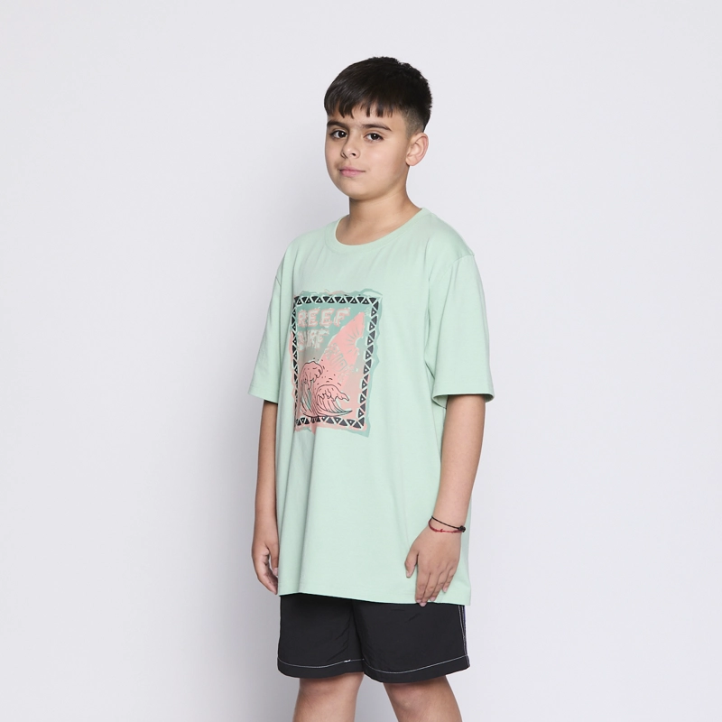 POLERA REEF KIDS LIGHT GREEN PRINT FRONT - 2
