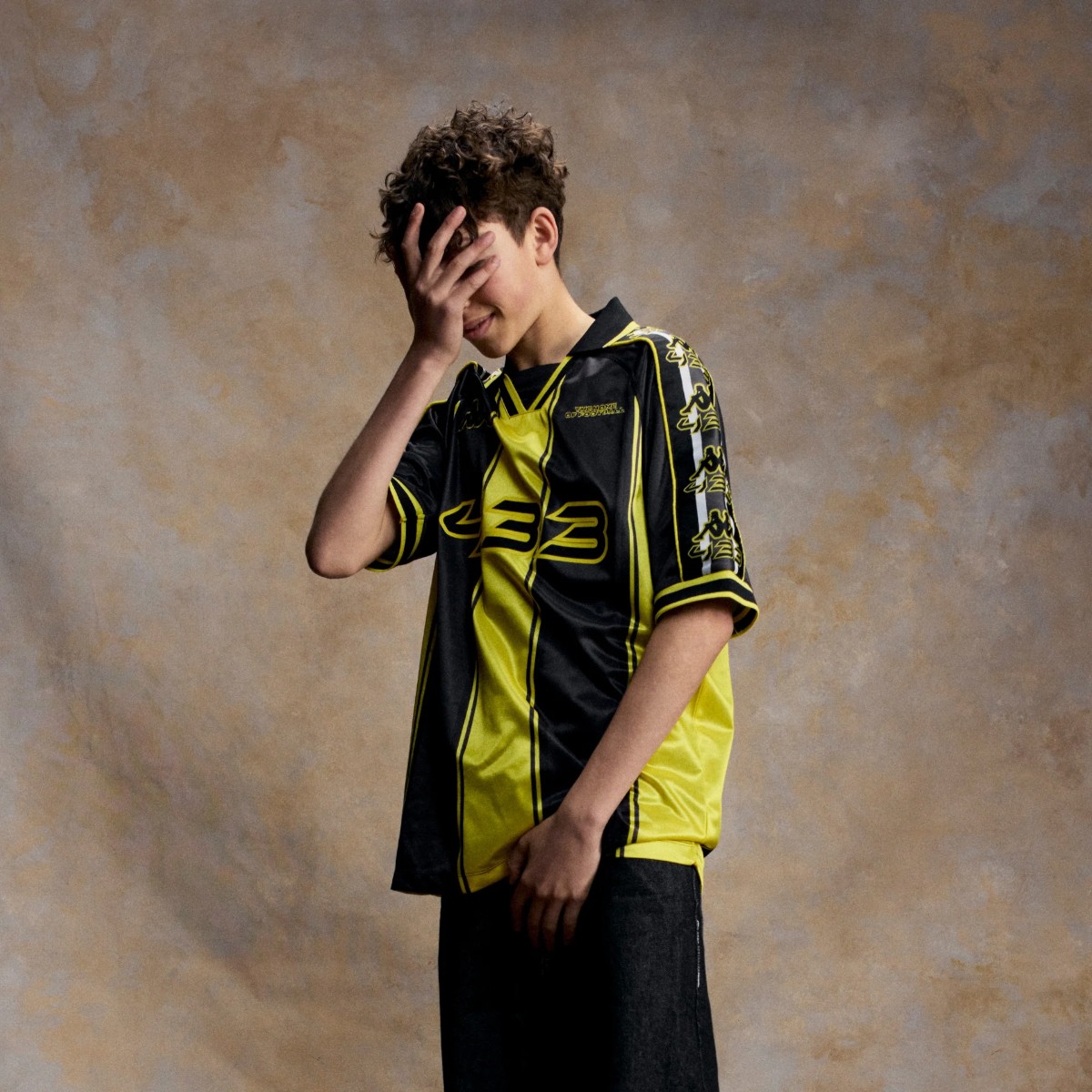 CAMISETA KAPPA 222 BANDA ROMBAT 433 OVERSIZE YELLOW BLACK - 4