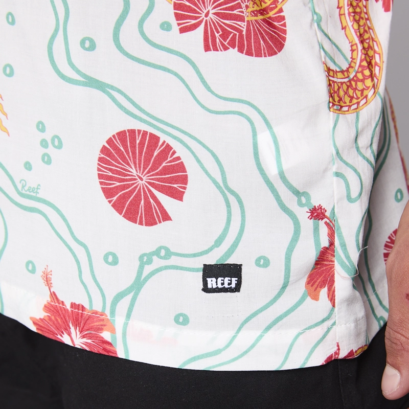 CAMISA REEF MEN BLANCA DRAGONES ROJOS Y FLORES - 6