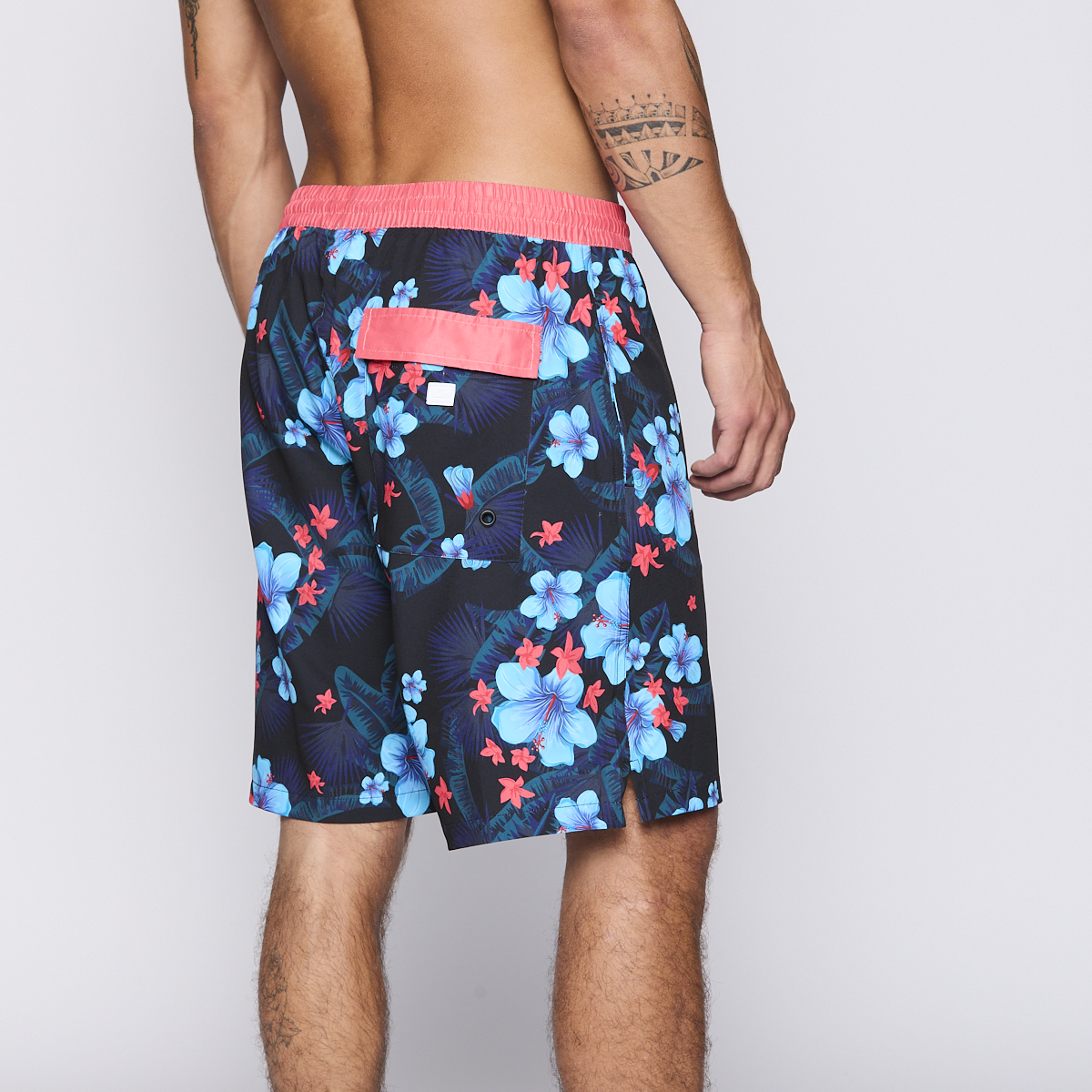 TRAJE DE BAÑO REEF MEN BLACK RED FLOWERS - 4
