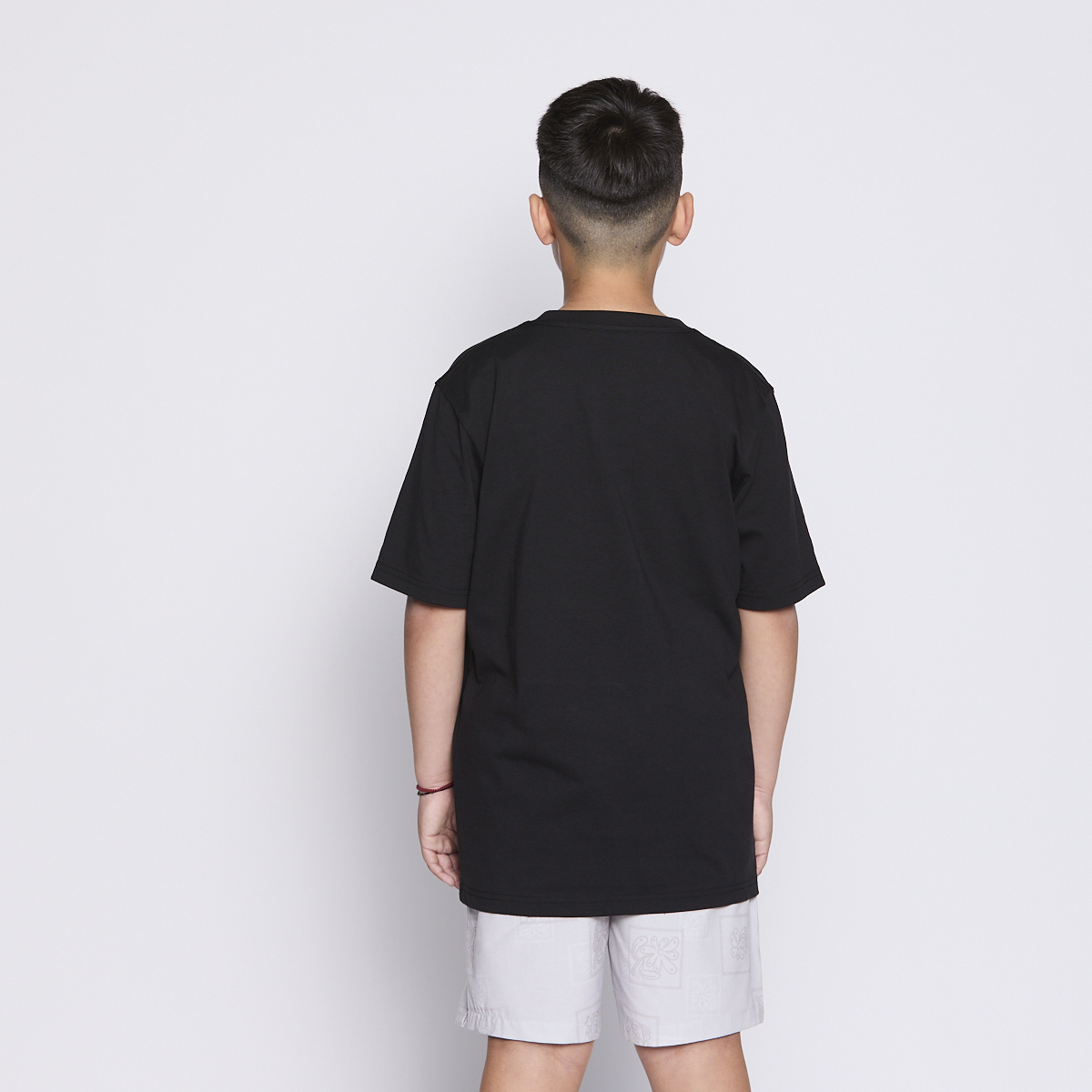 POLERA REEF KIDS BLACK PRINT FRONT - 3
