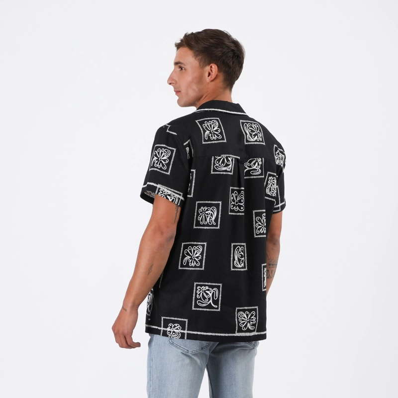 CAMISA REEF MEN NEGRA DISEÑOS BEIGE - 2