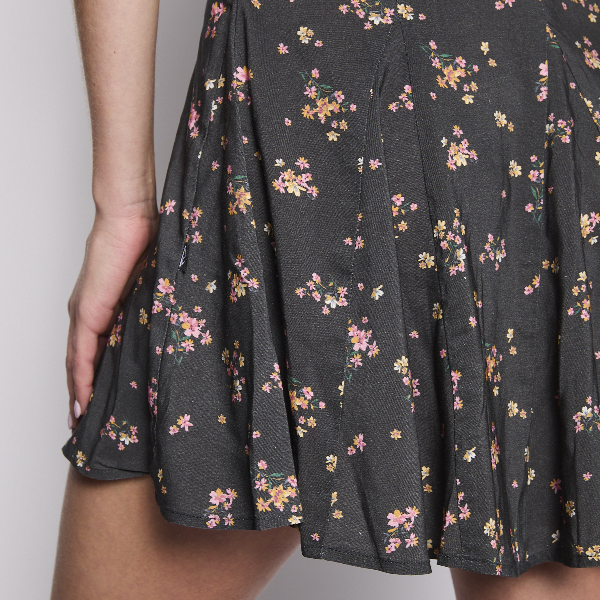 VESTIDO REEF WOMEN SOFT BLACK FLOWERS BUTTONS - 7