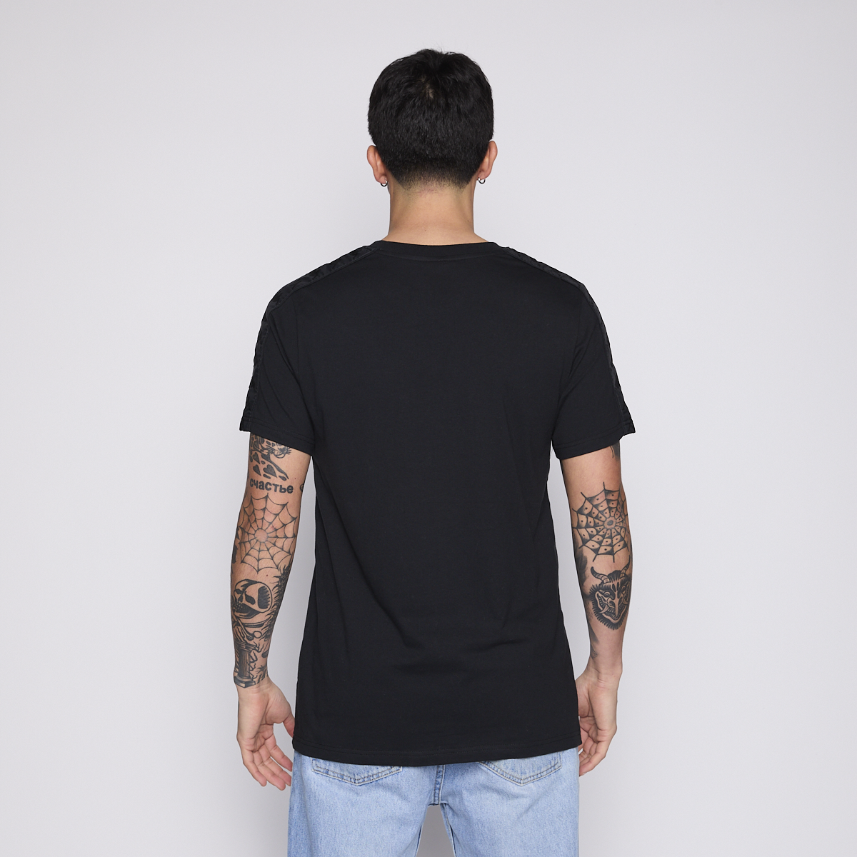 POLERA KAPPA MEN BANDA BLACK LOGO FRONT GREY - 2