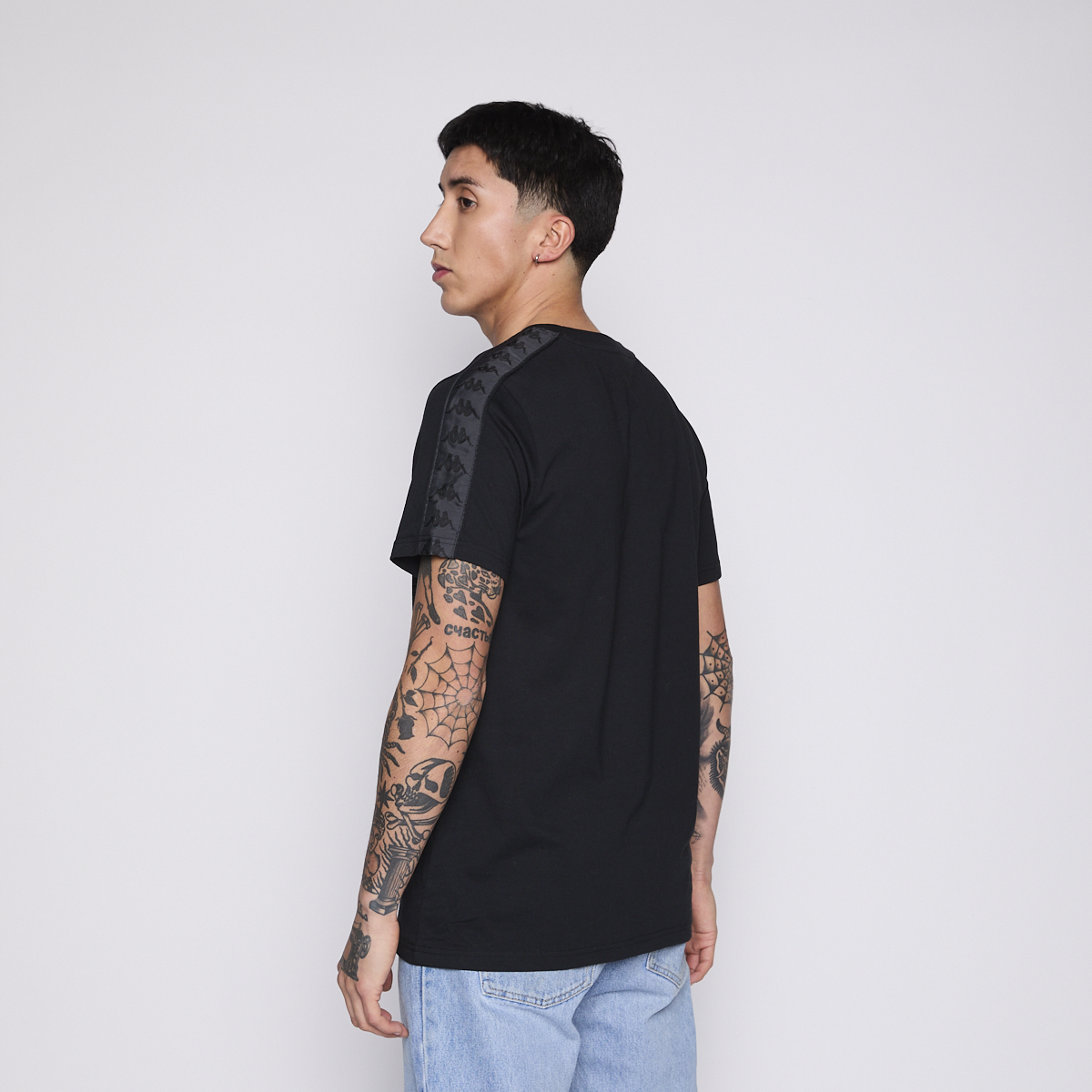 POLERA KAPPA MEN BANDA BLACK LOGO FRONT GREY - 4