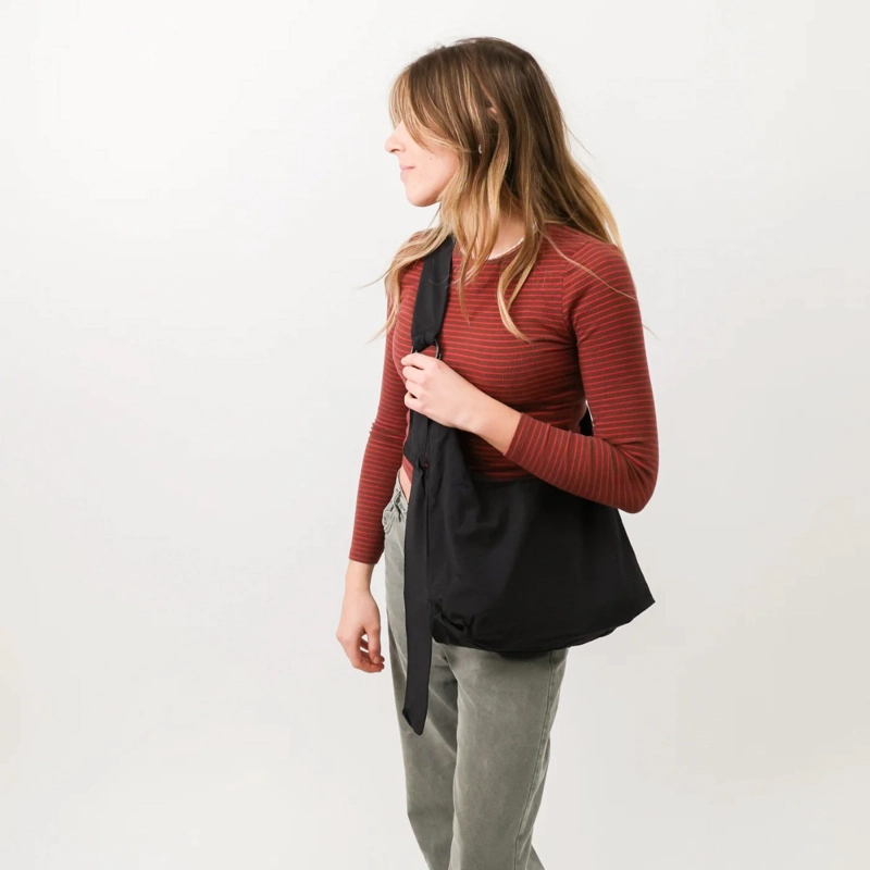 BOLSO THREAD MINI SLOUCHY BAG BLACK - 5