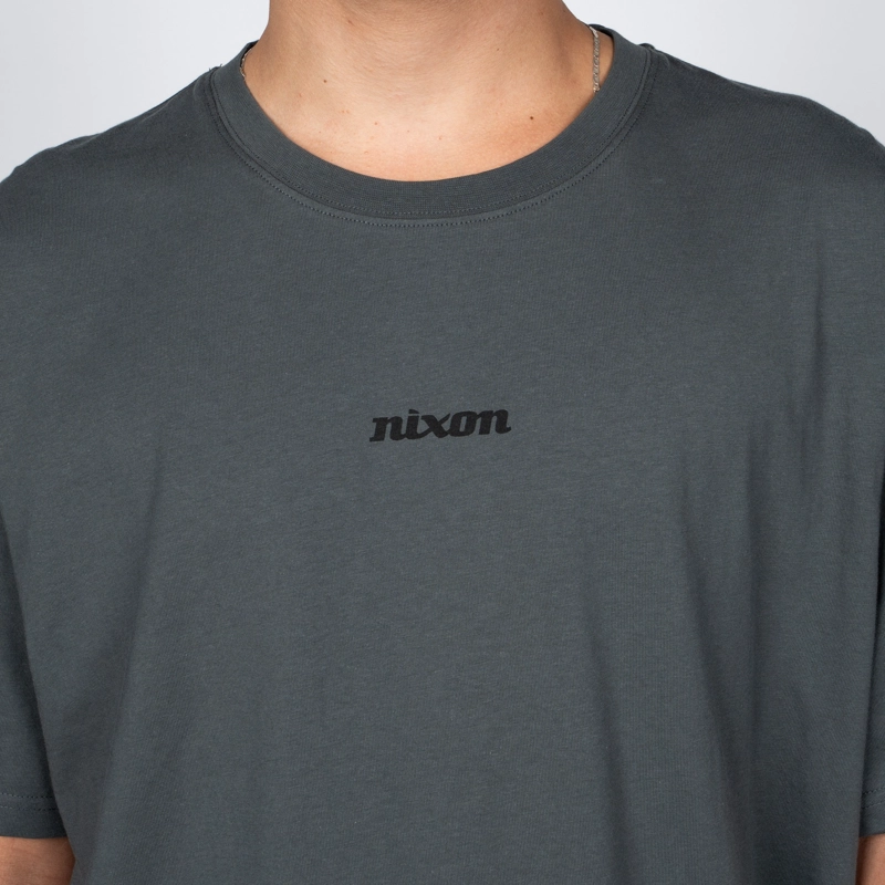POLERA NIXON MEN TINY LOGO GREEN - 3