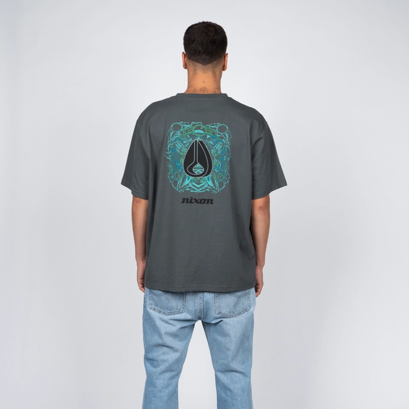POLERA NIXON MEN PISTONS GREEN - 2