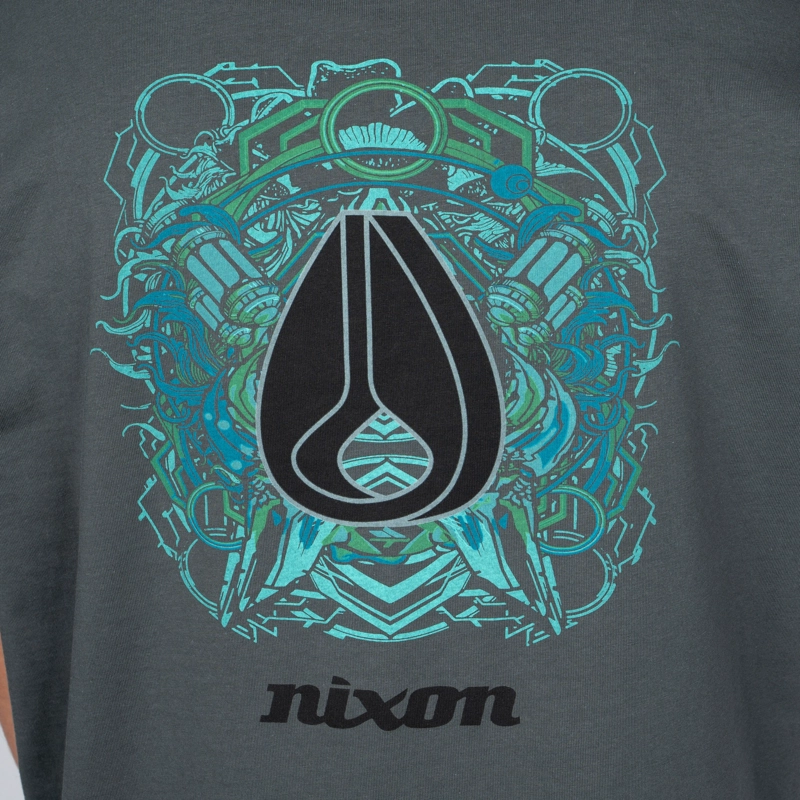 POLERA NIXON MEN PISTONS GREEN - 3