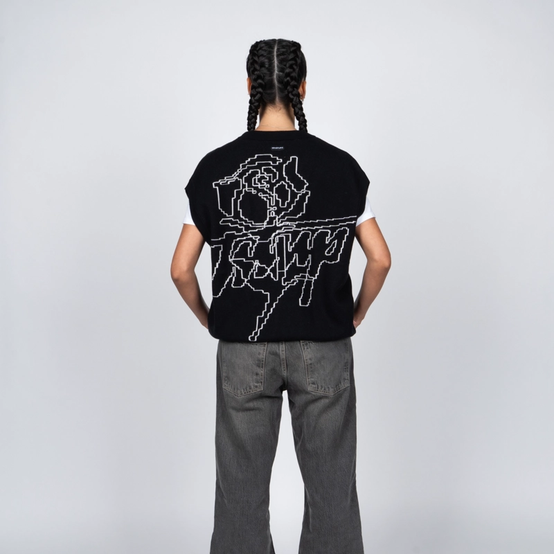 SWEATER WHATUP BLACK ROSE - 2