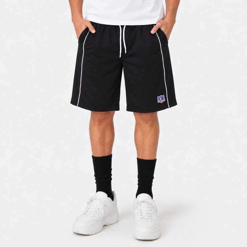 SHORT COLO COLO URBANO NEGRO RAYAS BLANCAS ESCUDO COLOR L