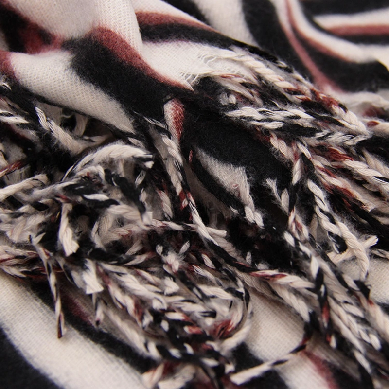 BUFANDA TIPO CASHMERE ESTAMPADO CEBRA COLOR MUJER CON FLECOS INVIERNO - 2