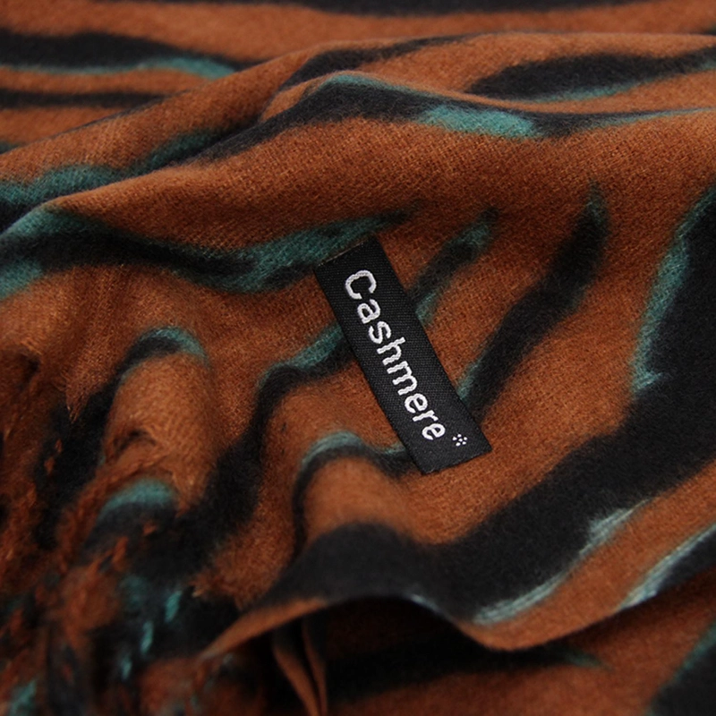 BUFANDA TIPO CASHMERE ESTAMPADO CEBRA COLOR MUJER CON FLECOS INVIERNO - 2