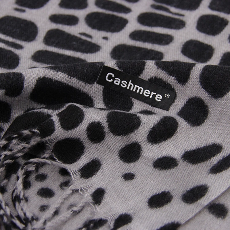 BUFANDA TIPO CASHMERE ESTAMPADO PRINT COCODRILO MUJER CON FLECOS INVIERNO - 3