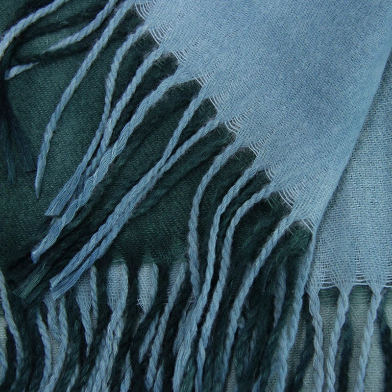 BUFANDA DEGRADADA MULTICOLOR TIPO CASHMERE SUAVE CON FLECOS - 3