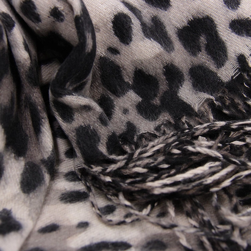 BUFANDA TIPO CASHMERE ANIMAL PRINT ELEGANTE CON FLECOS MUJER - 3