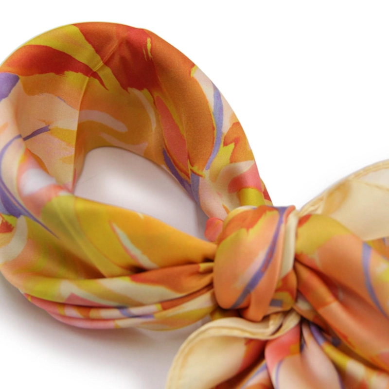 PAÑUELO TIPO SEDA 70X70 ESTAMPADO PETALOS - 3