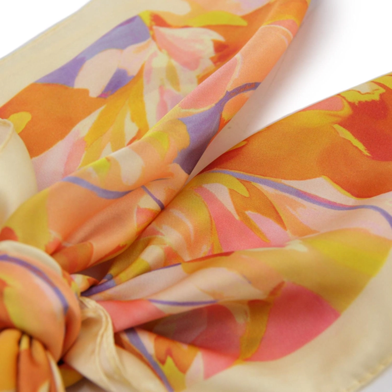 PAÑUELO TIPO SEDA 70X70 ESTAMPADO PETALOS - 4